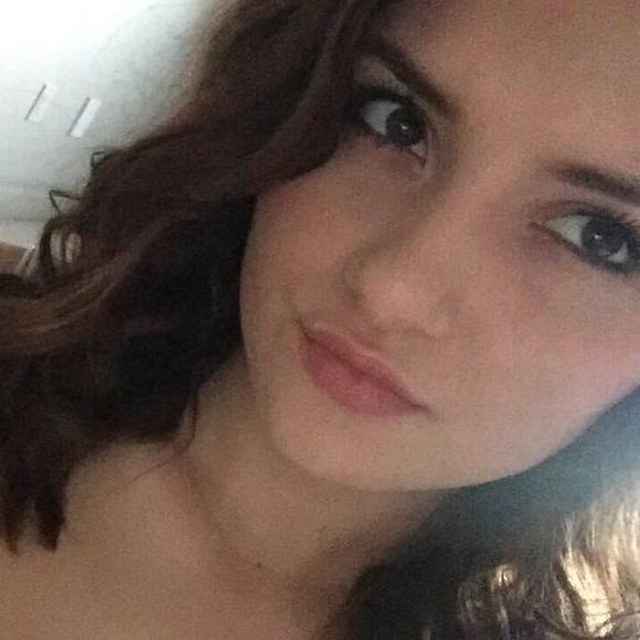 Meet your Posher, Olivia - Picture 1 of 1